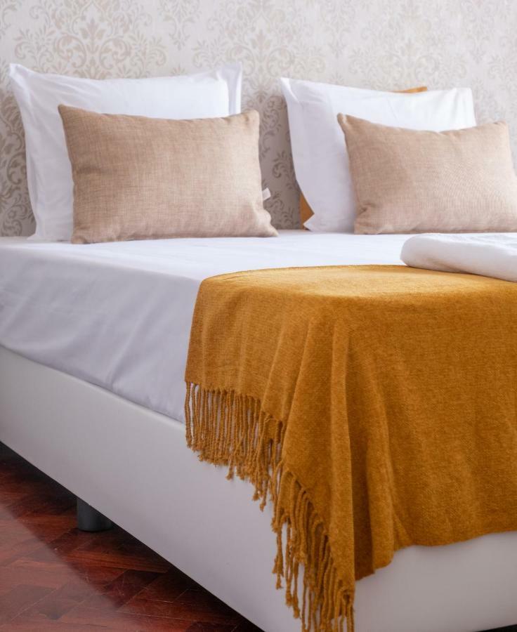 4U Lisbon Suites & Guesthouse VII Airport Bagian luar foto
