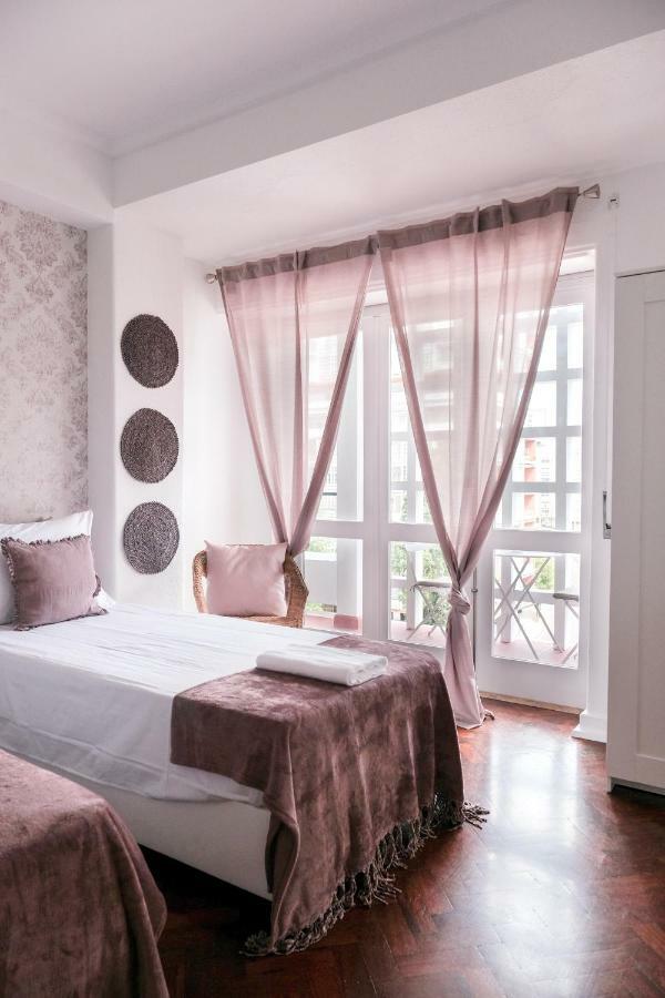 4U Lisbon Suites & Guesthouse VII Airport Bagian luar foto